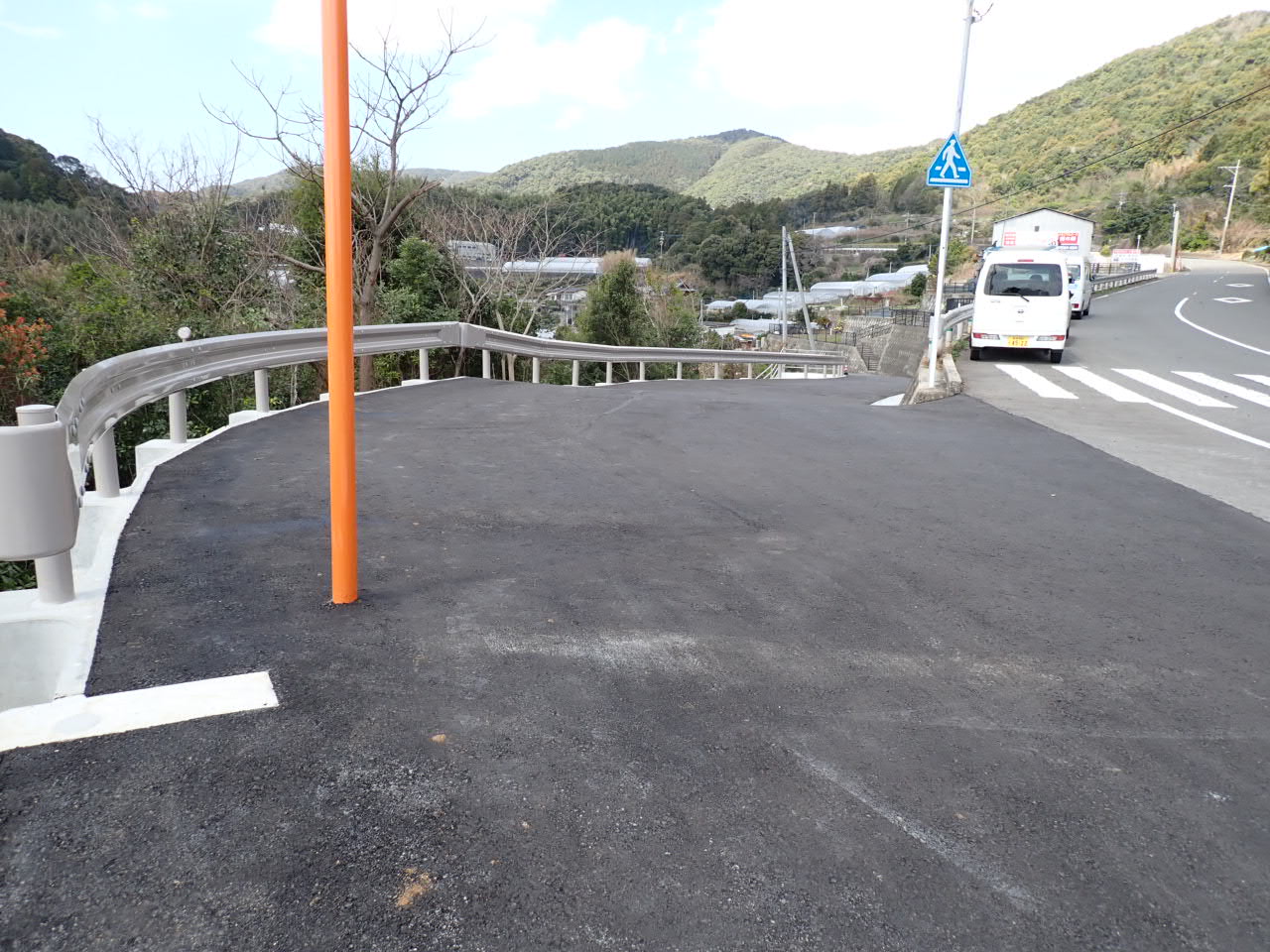 市道春日町1号線道路改良工事の写真